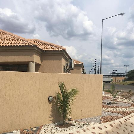 Infinity Bnb Gaborone Exteriör bild