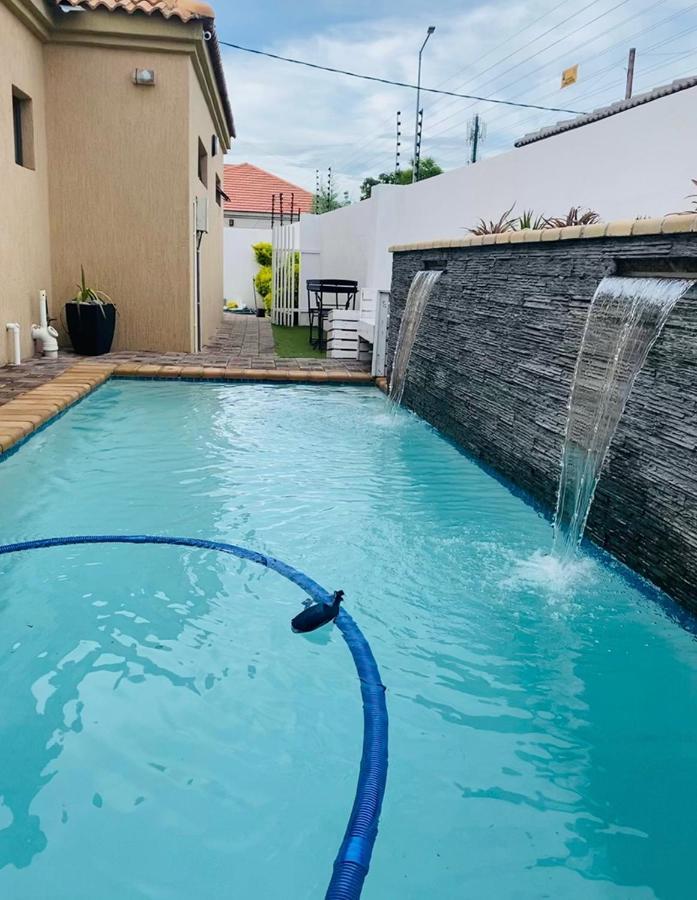 Infinity Bnb Gaborone Exteriör bild