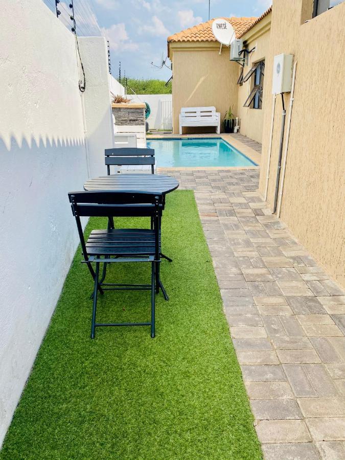 Infinity Bnb Gaborone Exteriör bild