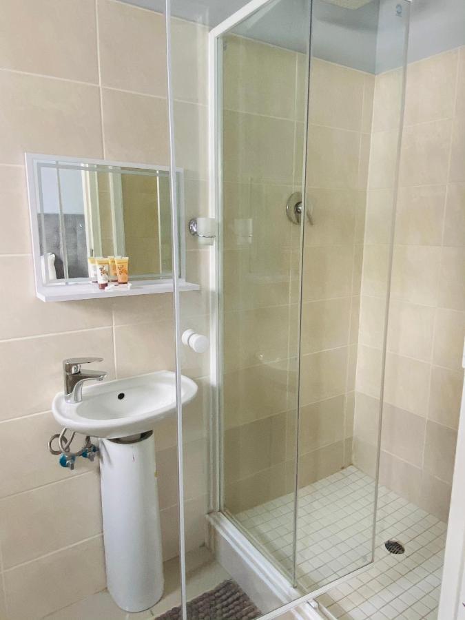 Infinity Bnb Gaborone Exteriör bild